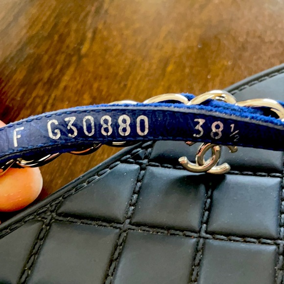 CHANEL BLUE SUEDE FLIP FLOPS 38.5 - Picture 3 of 7